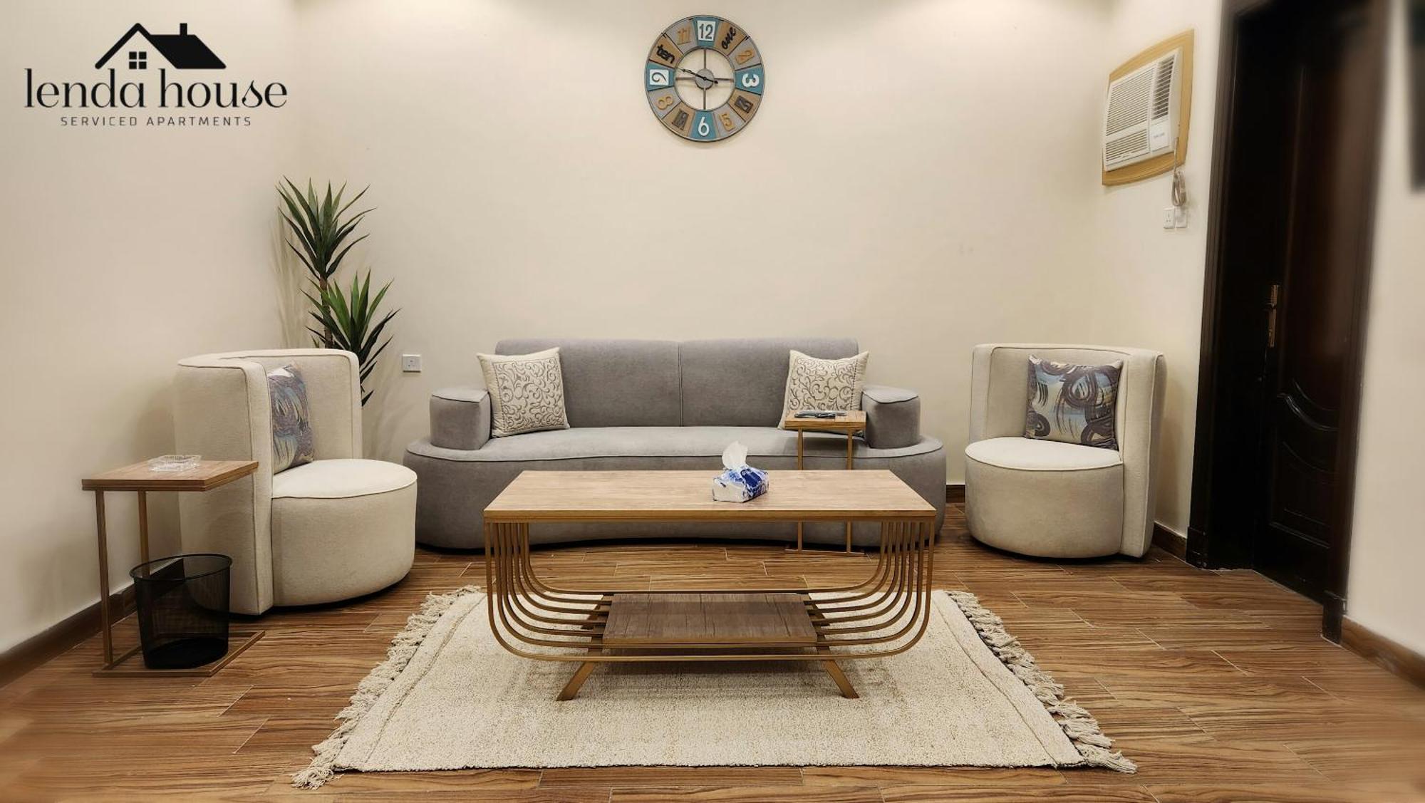 Lenda House